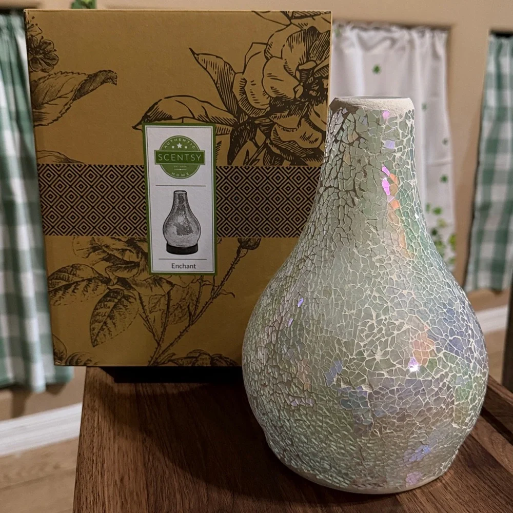 NIB Scentsy Diffuser Enchant Shade ONLY